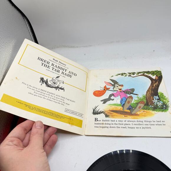 Disney Presents Brer Rabbit and the Tar Baby Record book Splash Mountain - Picture 4 of 7